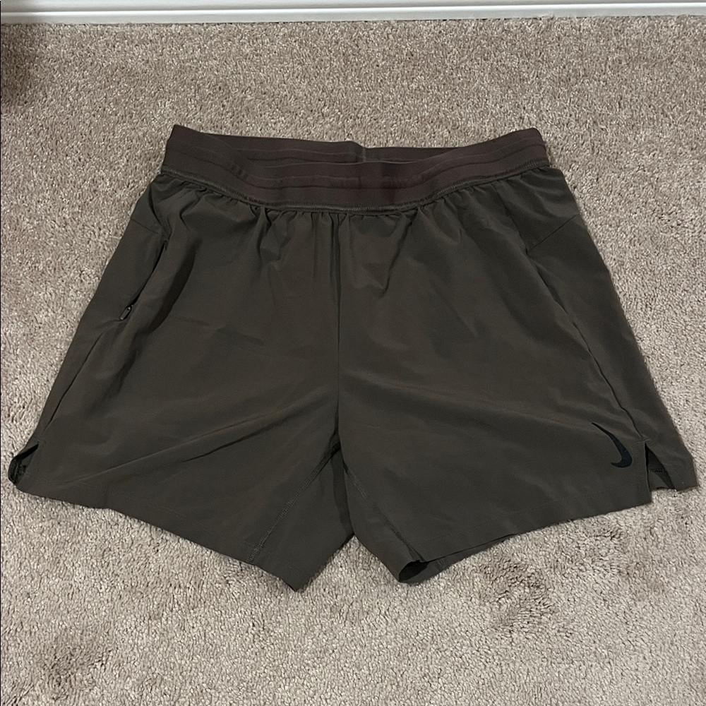 Nike Yoga Men's Chocolate Brown Athletic Shorts